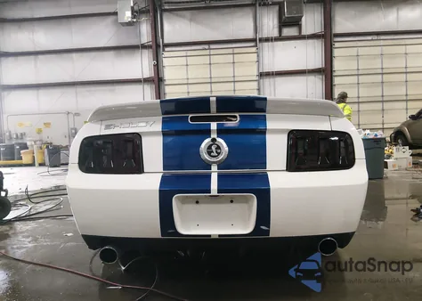 2009 Ford Shelby Gt500 z USA, uszkodzony, nr VIN 1ZVHT88S295137792